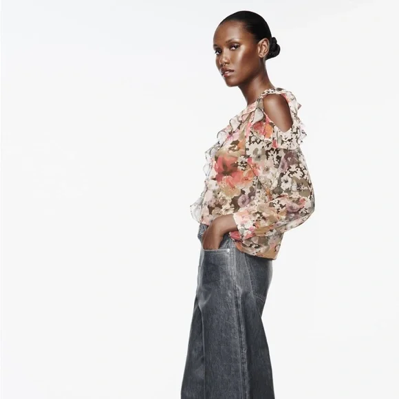 ❌SOLD❌ ZARA Floral Print Shirt - Picture 4 of 9